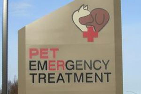Pet ER Sign